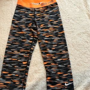 Nike Pro Capris Leggings